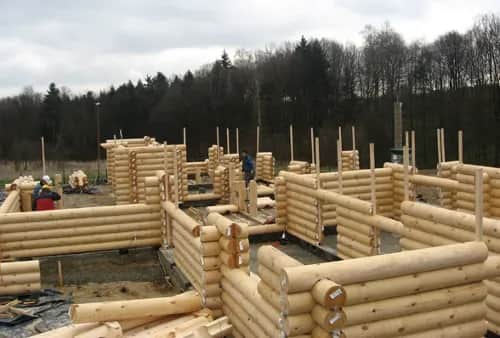 Jaka grubość bala na dom całoroczny, aby uniknąć wysokich kosztów ogrzewania?