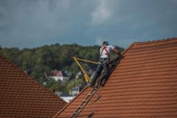 Dotacja na wymianę dachu – ograniczone wsparcie i ważne informacje