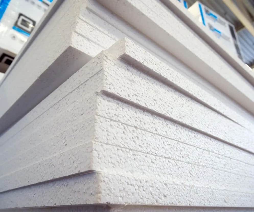 Ile m² pokrywa paczka styropianu 8 cm? Kluczowe informacje dla budowy