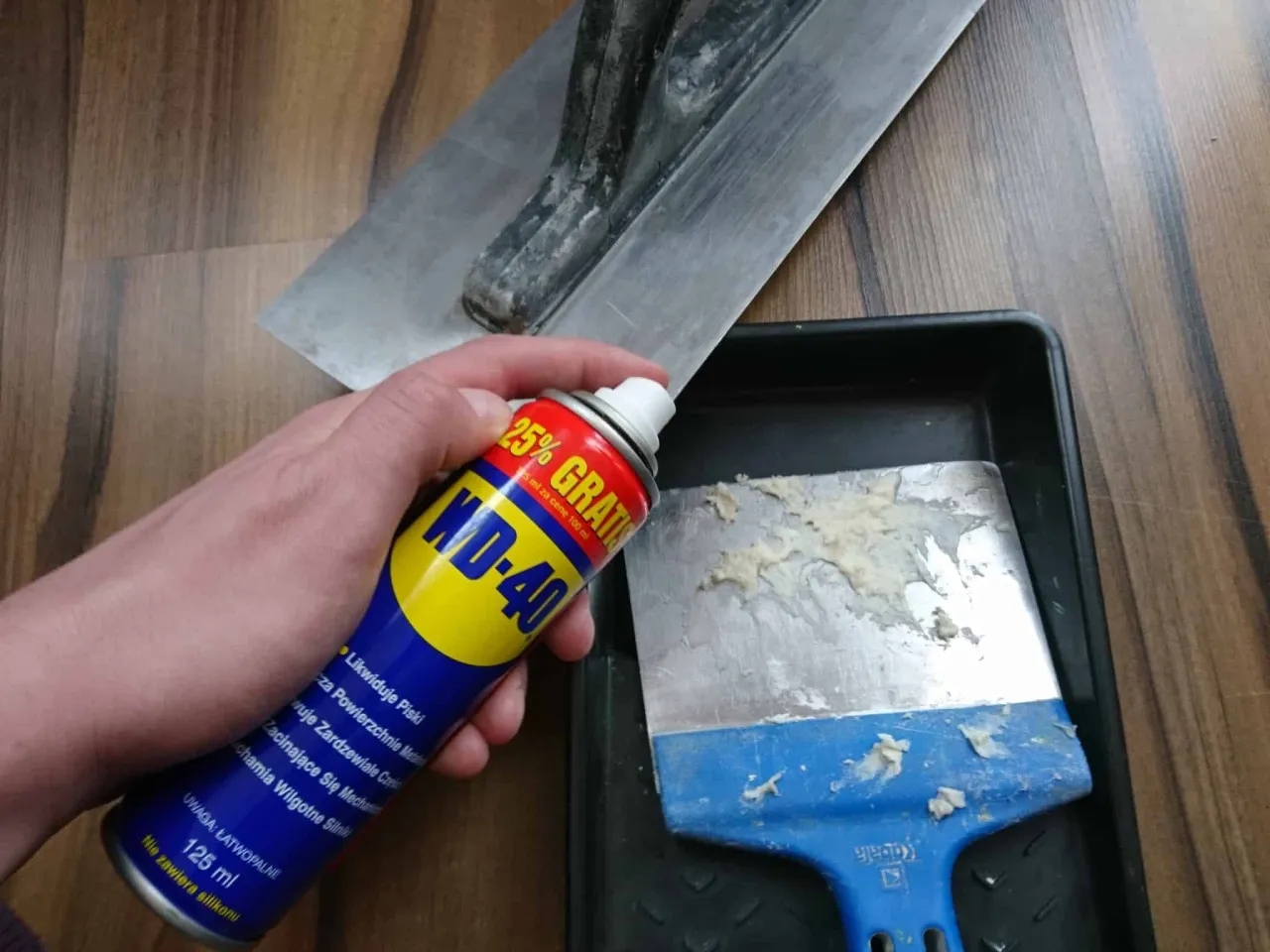 Skuteczne sposoby na to, co rozpuszcza cement i ułatwia czyszczenie