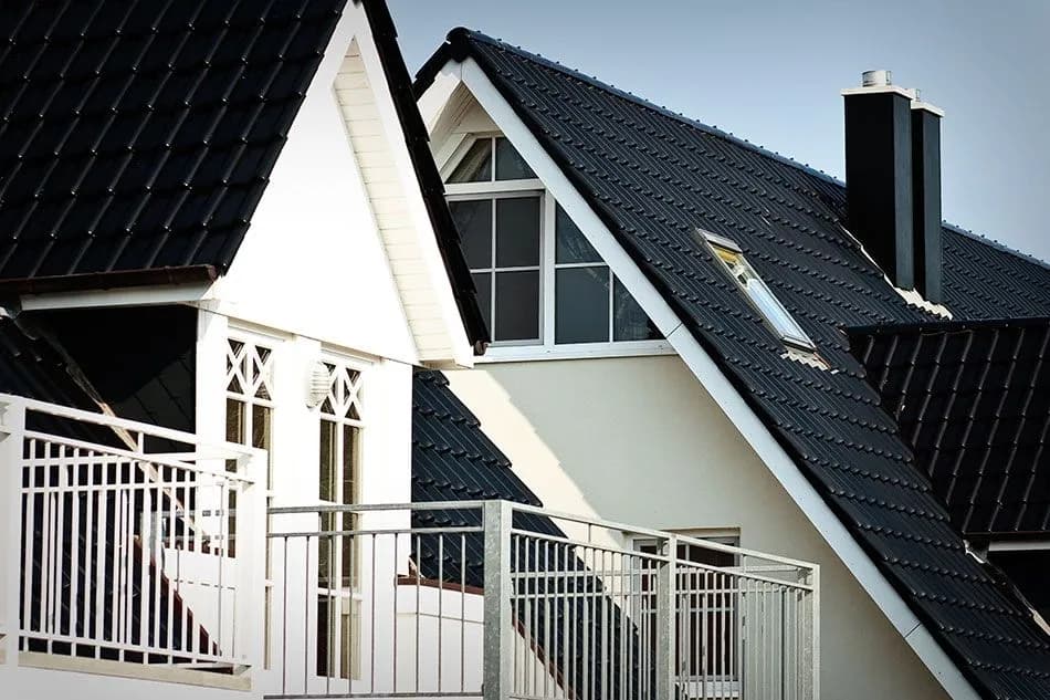 Jaki kolor elewacji do czarnego dachu, aby uniknąć błędów w aranżacji?