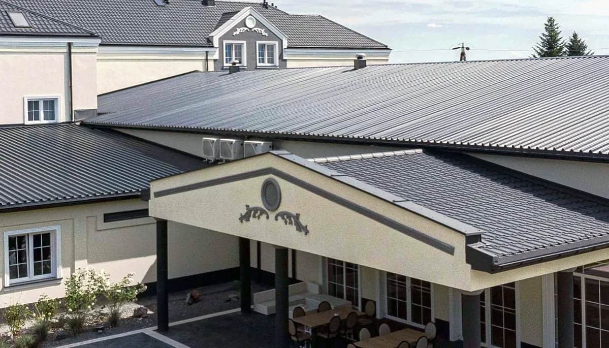 Blacha na dach cena za m2 – poznaj aktualne ceny i rodzaje blach