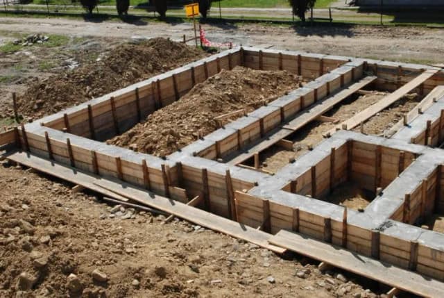 Jaki fundament pod dom 35m2? Odkryj najlepsze opcje i koszty