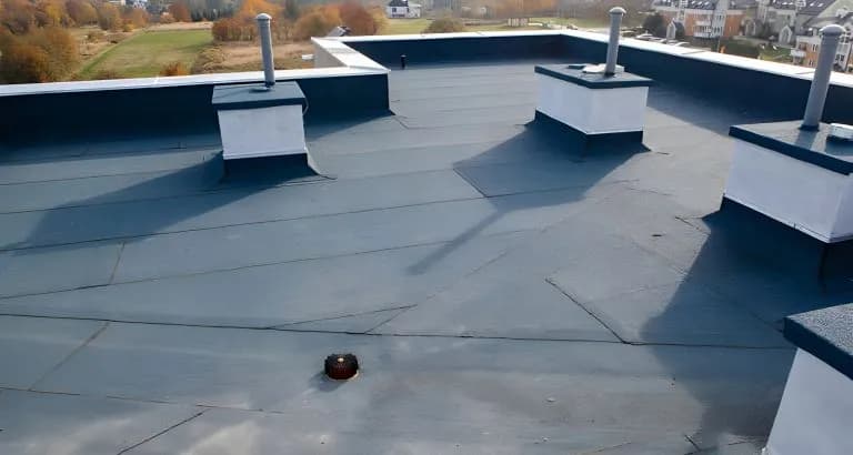 Jak zrobić płaski dach z drewna - uniknij najczęstszych błędów