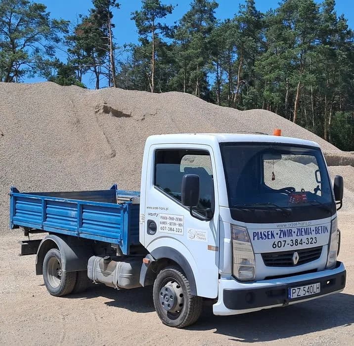 Ile kosztuje podsypka pod kostkę brukową? Zobacz ceny i porady