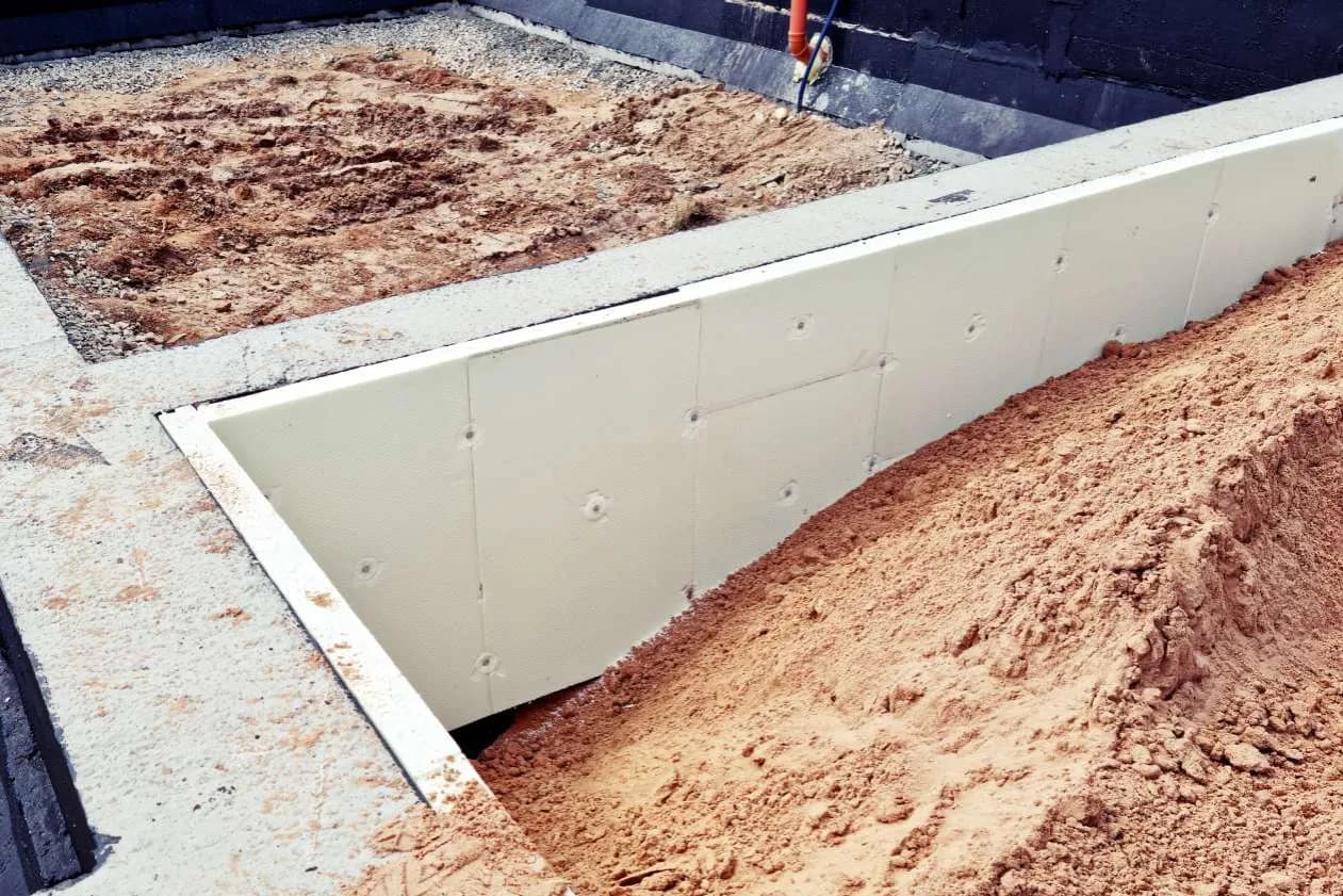 Jakiej grubości styropian na fundamenty? Kluczowe informacje i porady