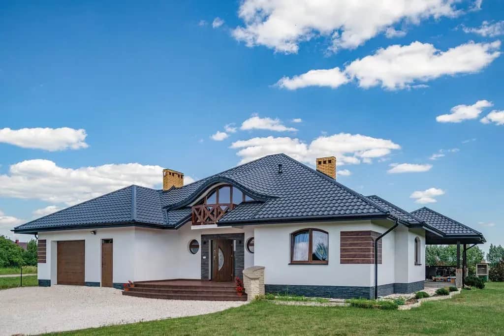 Jaka grubość blachy na dach? Wybierz najlepszą dla swojego domu