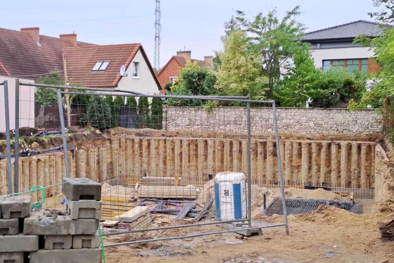 Ile stali na fundamenty? Kluczowe informacje, aby uniknąć błędów